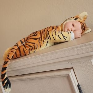 ANNE GEDDES VINTAGE TIGER BABY